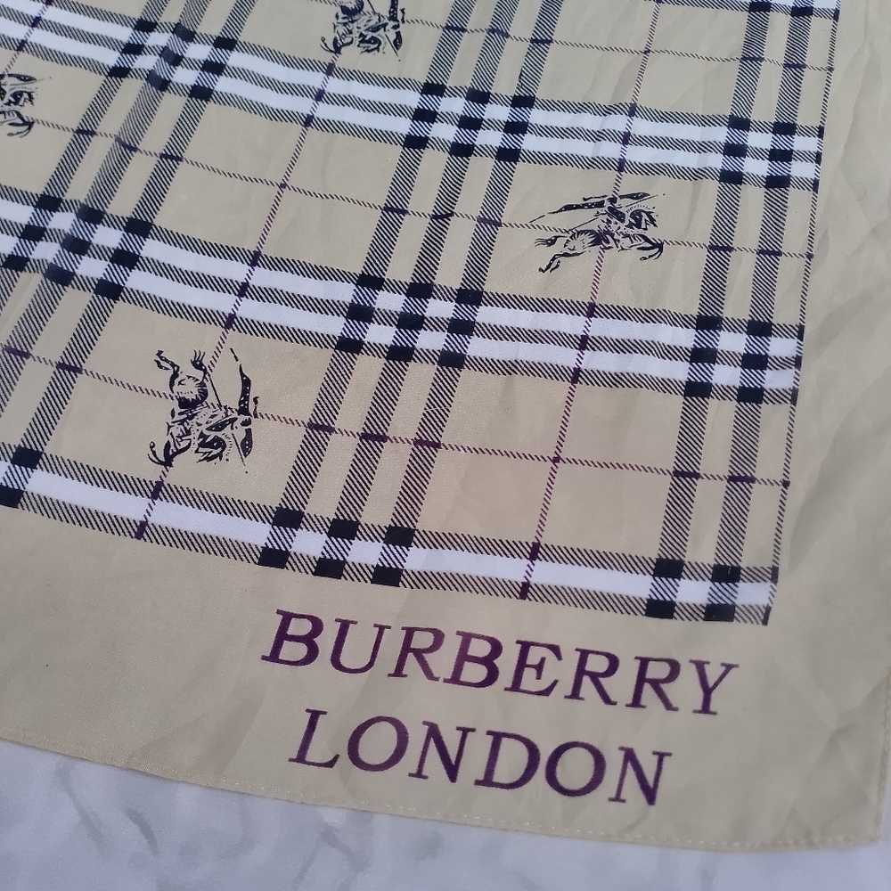 Burberry London Plaid Scarf Classic Nova Check 60” Designer Scarf - Picture 10 of 13
